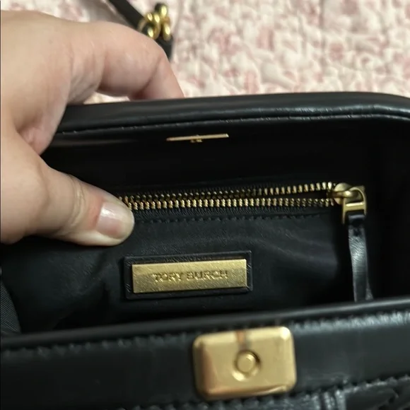 Tory Burch Black Quilted Women's Bag - Picture 4 of 12